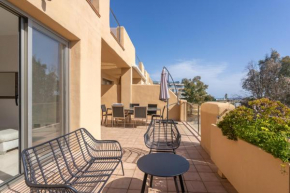 Apartment in Estepona with sea view